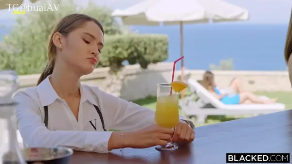 度假的女孩想要黑人的巨根